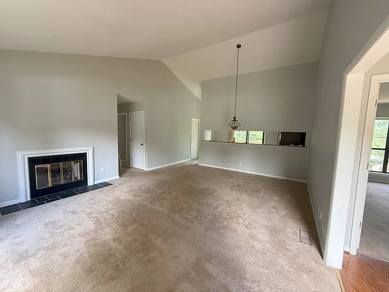 4554 Summerset Dr — Photo 5