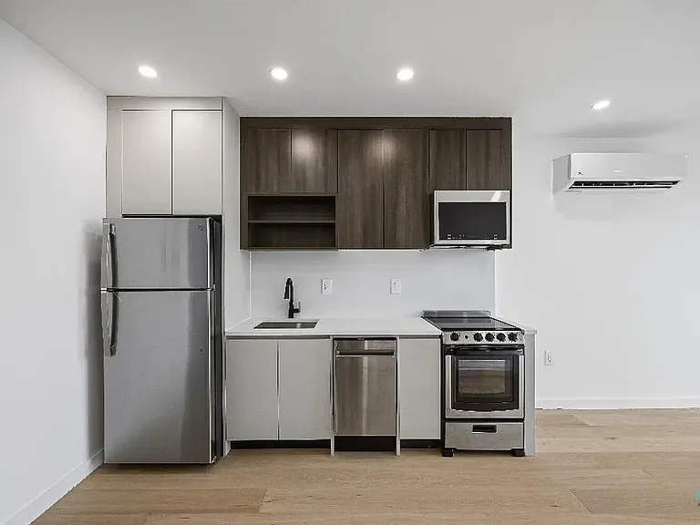 3216 Glenwood Rd #A6 — Photo 1
