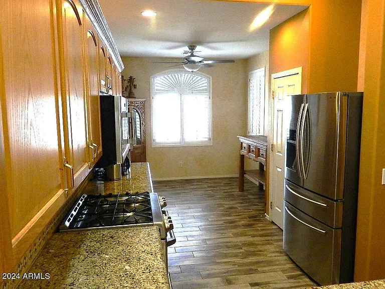 17210 W Elm St — Photo 11