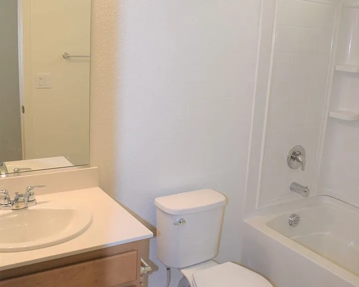 60 Molveno Dr — Photo 7
