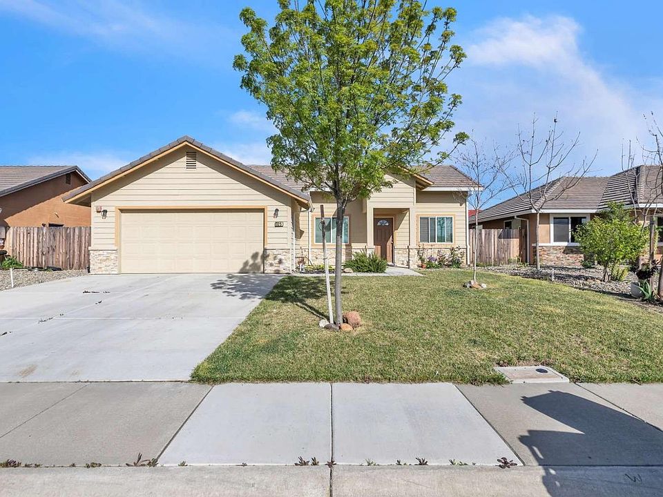 1st image of 925 Larch Dr