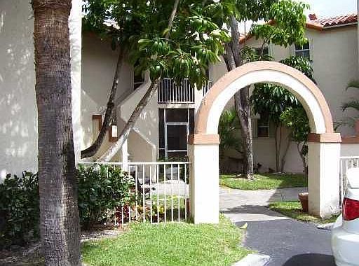 4th image of 301 SW 86th Ave APT 101