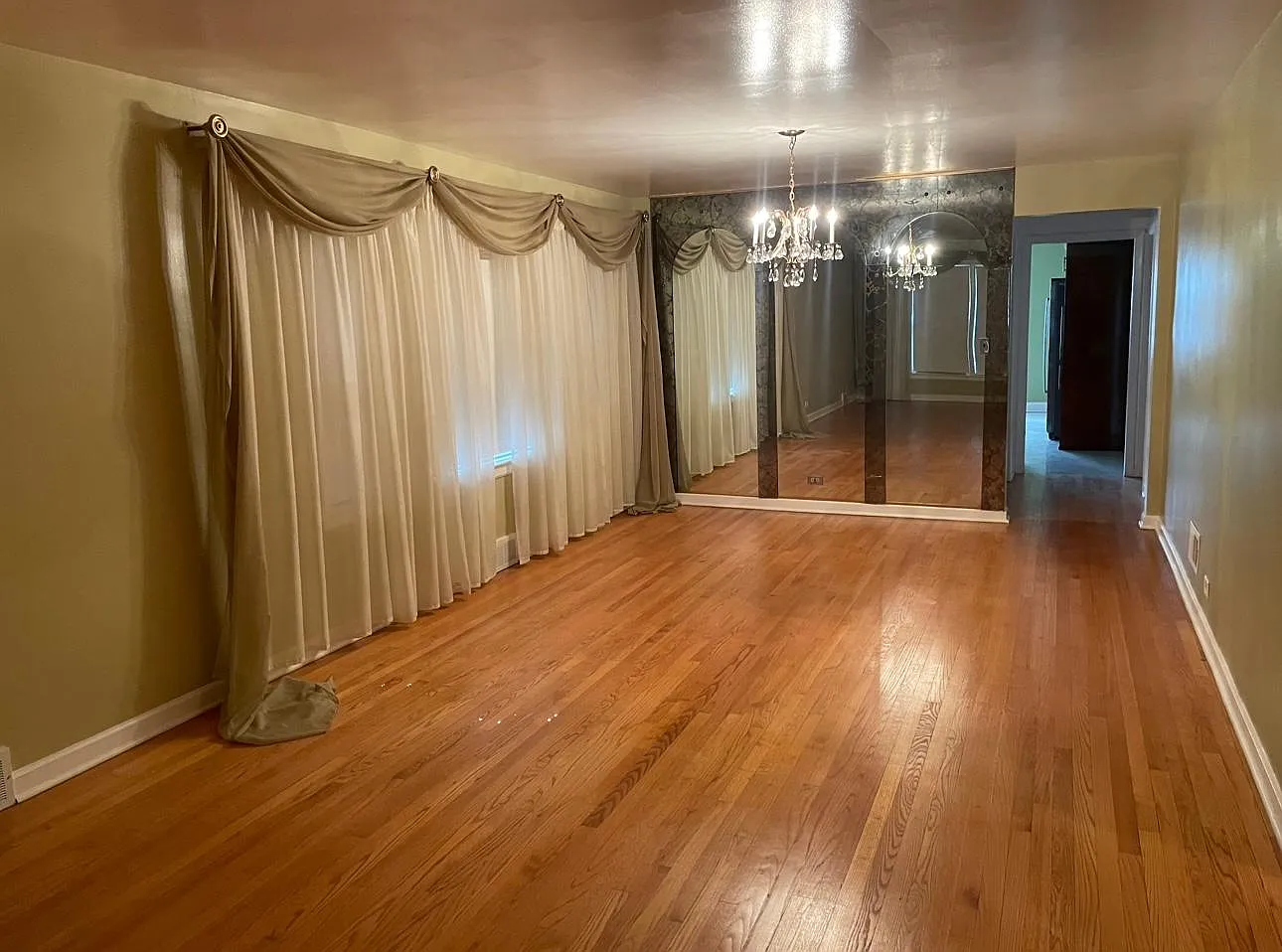 2 bed, 1100 sqft, $1,800 — Photo 3