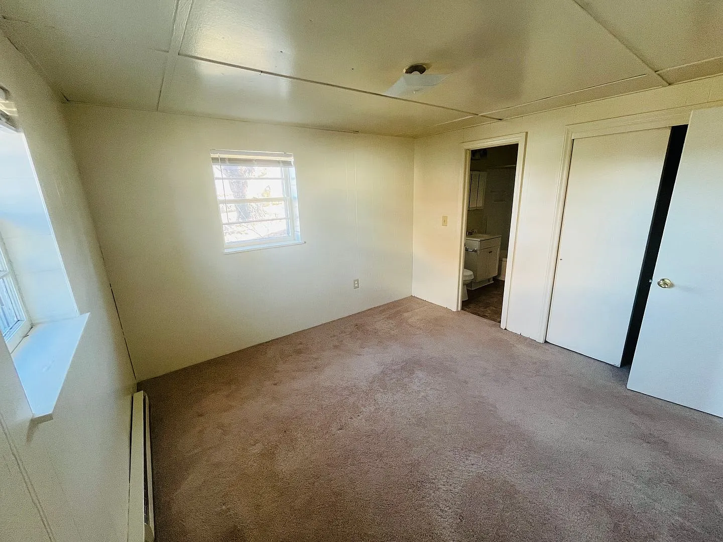 1 Bedroom, 1 Bath Apartment — Photo 4