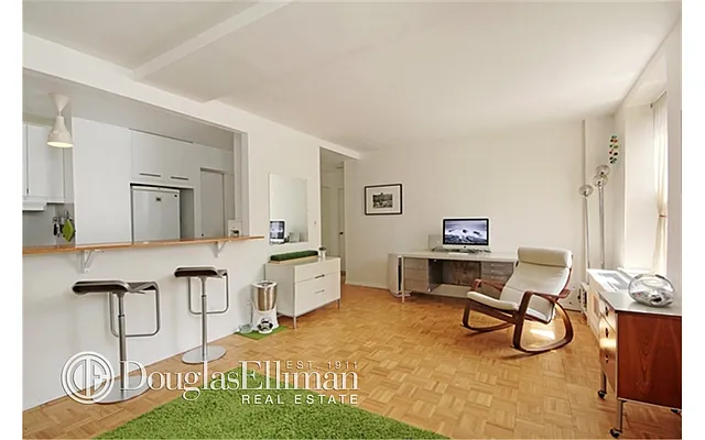 Rented by Douglas Elliman | media 8