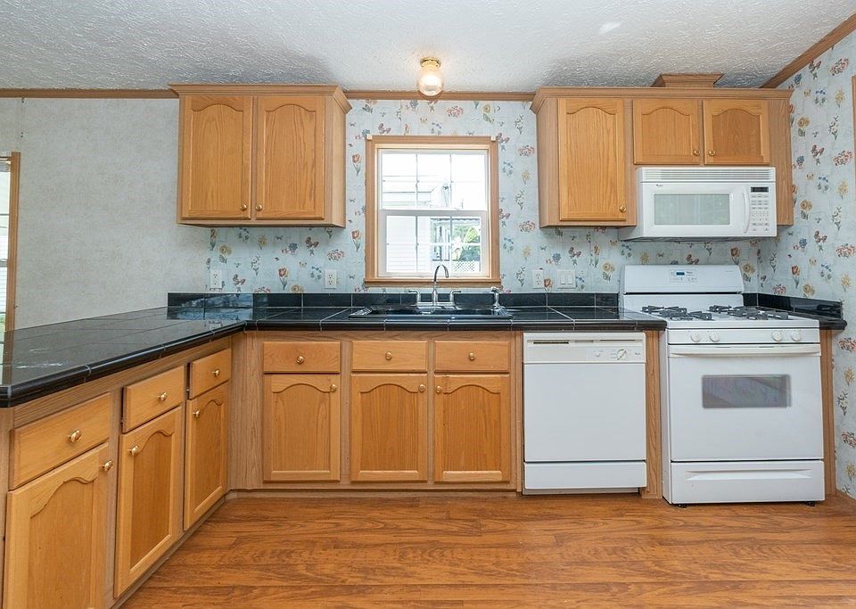 281 Chauncey Walker St Belchertown MA Zillow