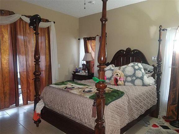 5th image of 360 Aldershot Ct