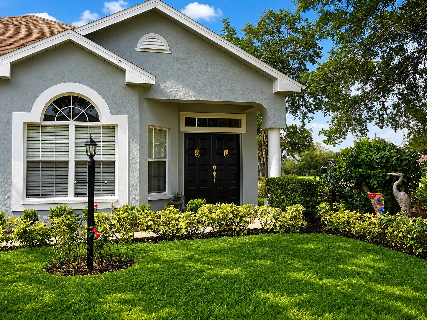 4 bed, 1929 sqft, $2,750 — Photo 1