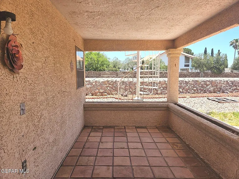 7700 Dianjou Dr — Photo 28