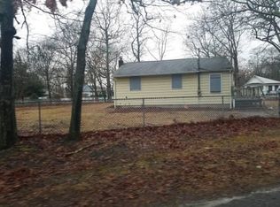 412 Forest Rd W, Mastic Beach, NY 11951