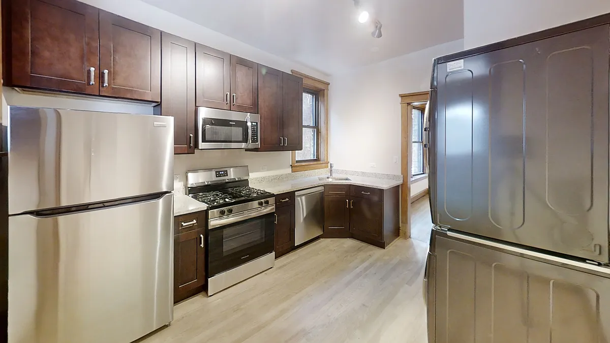 Building Photo - 1417 W Cuyler Ave #1