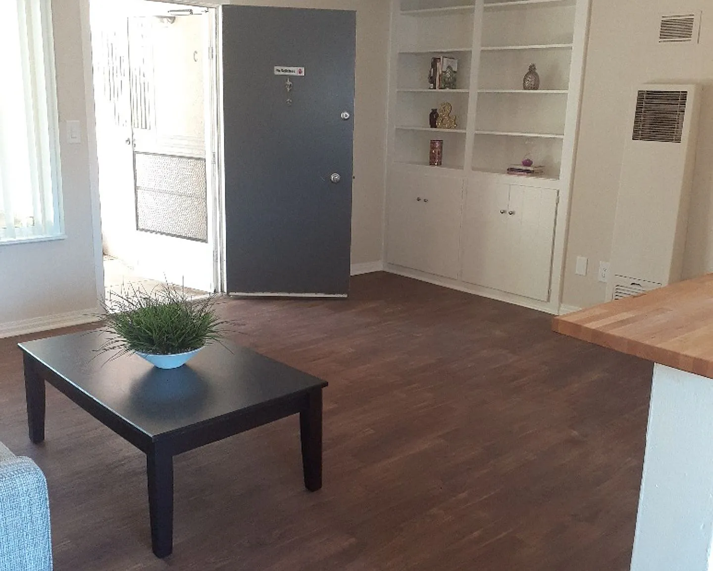 Ready for move in 2 bedroom — Photo 3