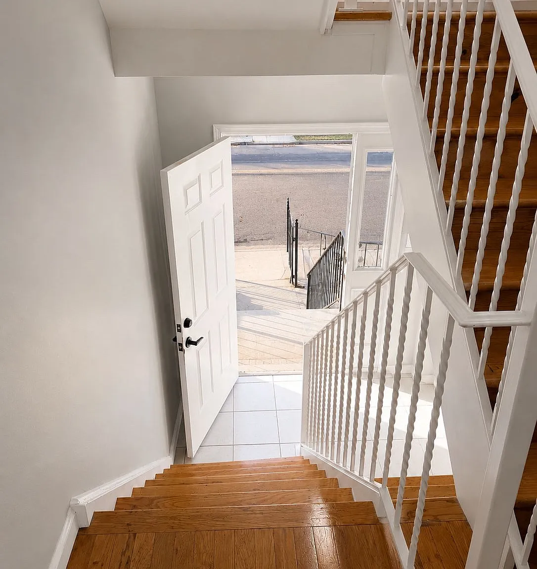 3 bed, 2100 sqft, $3,400 — Photo 3