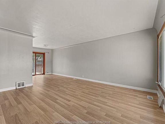 4th image of 3672 Morris Dr