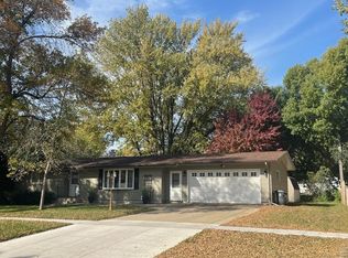 249 5th St, Tracy, MN 56175