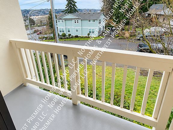 4th image of 114 NW 3rd Pl #D