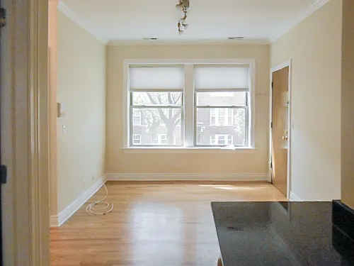 1214 1/2 W Waveland Ave #1 Photo 1
