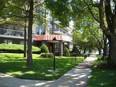 1st image of 4840 Foster St APT 106