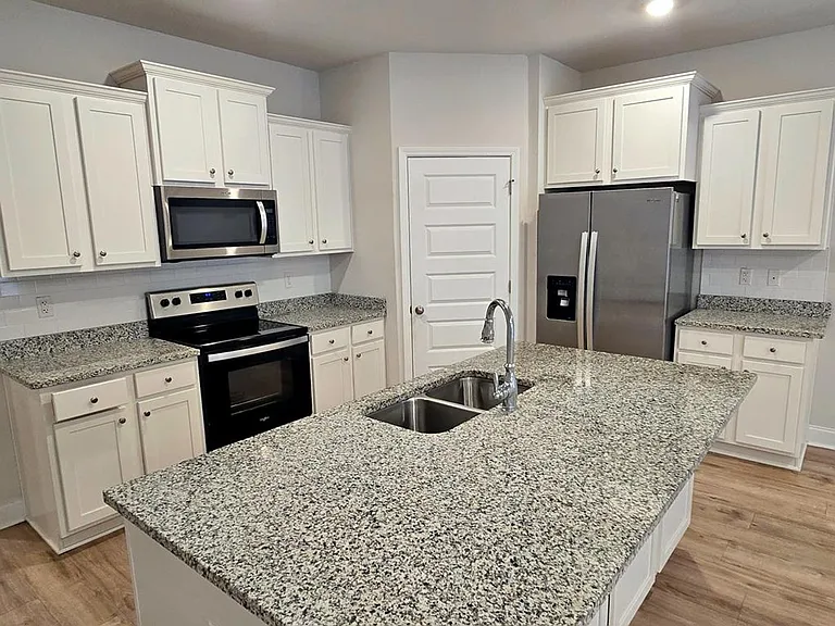 5175 Grand Oak Cir — Photo 4