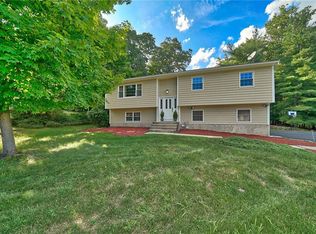 11 Sumter Rd, Airmont, NY 10952