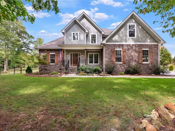 120 Shadowood Dr, Clemson, SC 29631