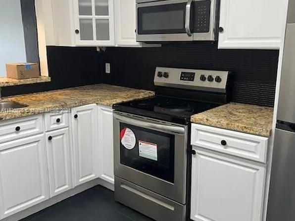 5790 Stirling Rd APT 201, Hollywood, FL 33021
