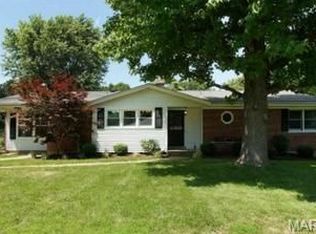 1143 Field Ave, Ballwin, MO 63011