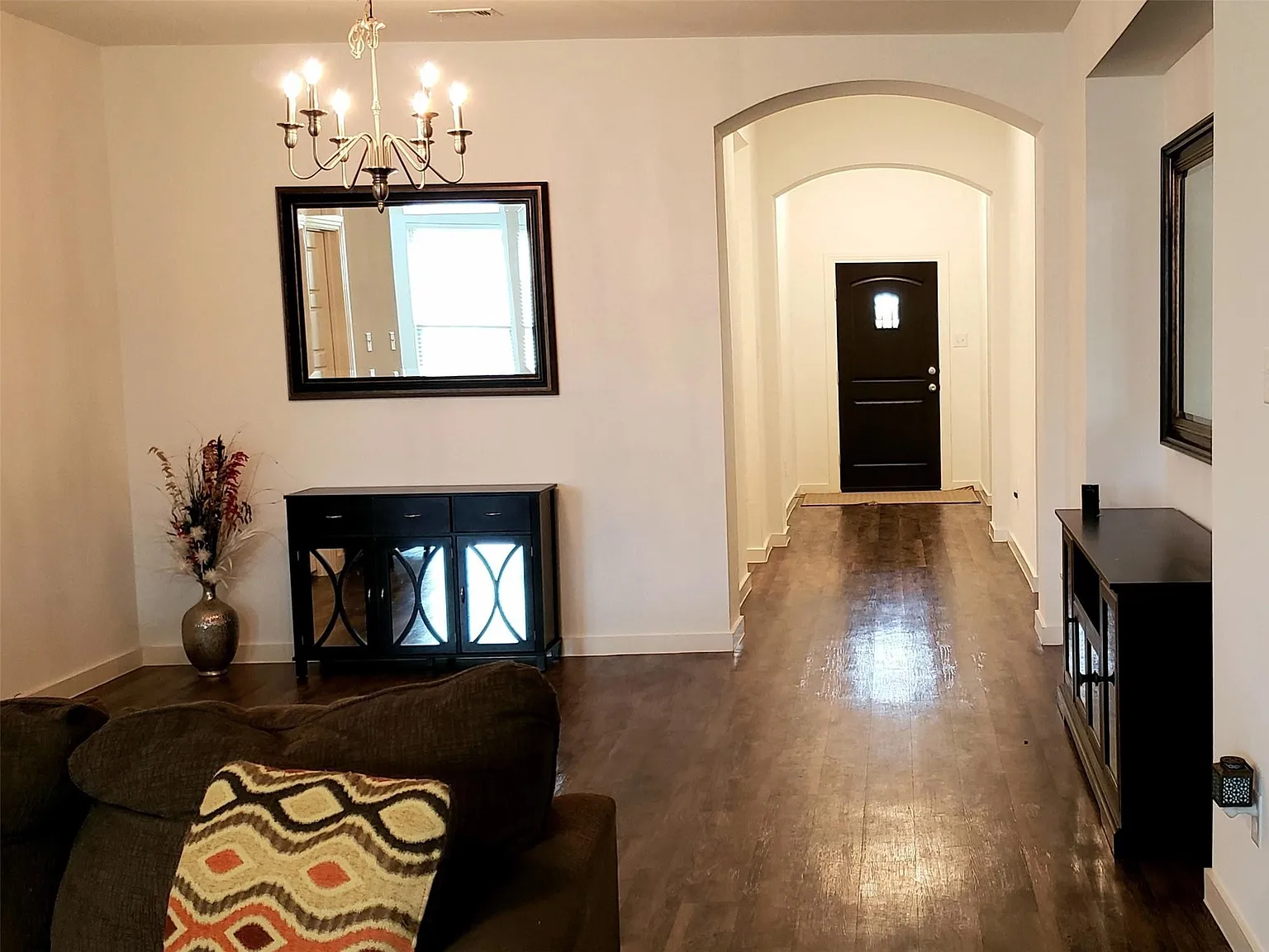 4 bed, 2207 sqft, $2,595 — Photo 4