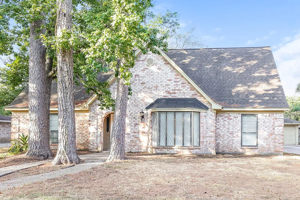 4 bed, 2.5 bath, 2625 sqft, $2,495 — Photo 1