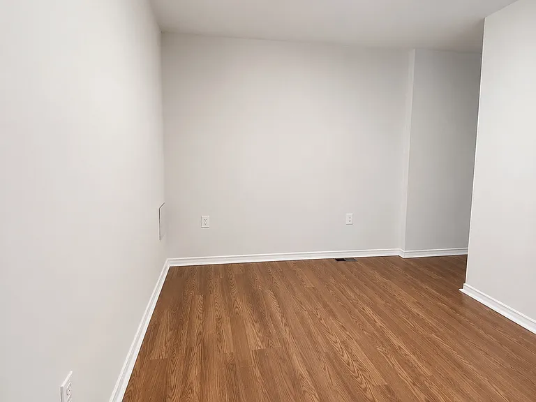 1238 Penn St NE #1 — Photo 4