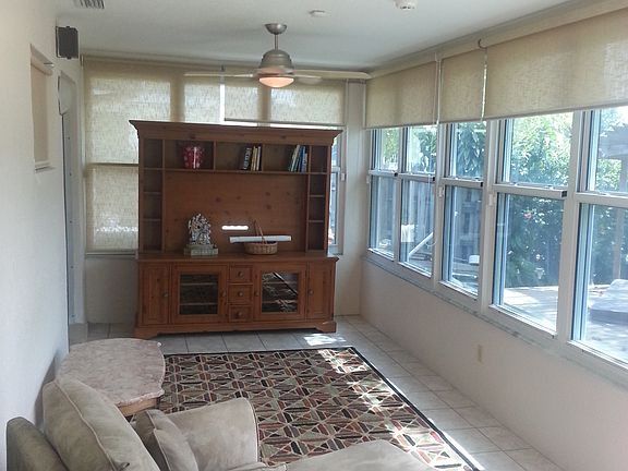 4th image of 1309 NW 10th St