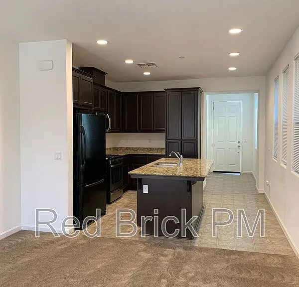 821 Tivoli Dr — Photo 3