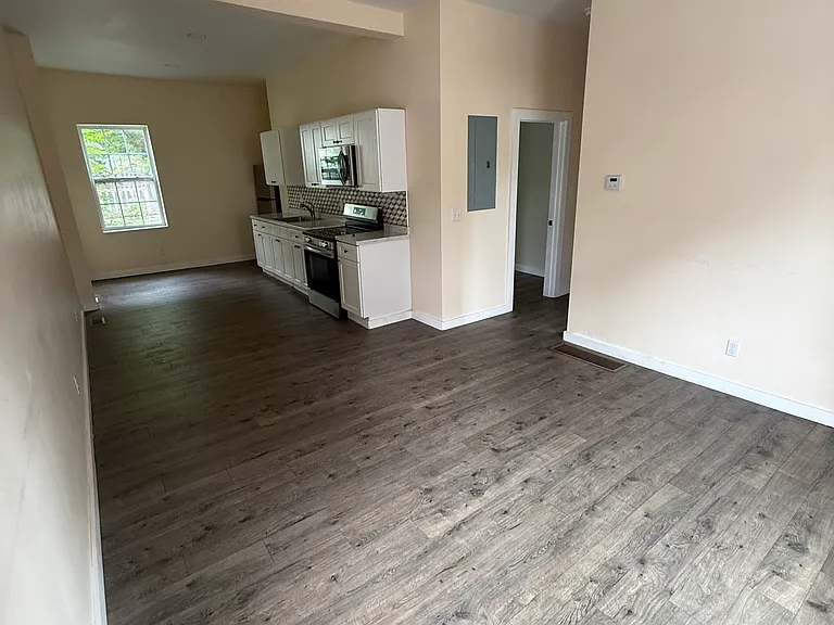 716 E Laurel St #2 — Photo 9