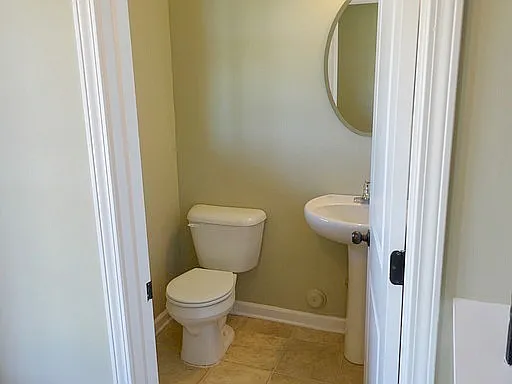 Spacious 3 Bedroom/2.5 Bath with Loft area for Rent! Available to View with 48 Hour Notice — Photo 4