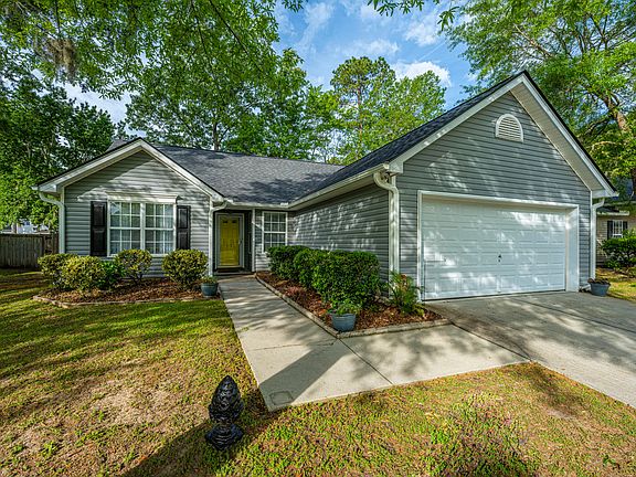 2nd image of 8621 Hickory Creek Ln