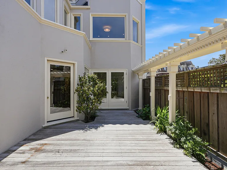 2998 Pacific Ave — Photo 31