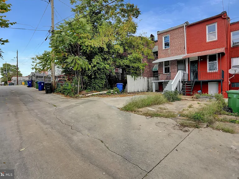 2853 Mayfield Ave — Photo 21