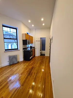 Rented by Point NYC | media 2