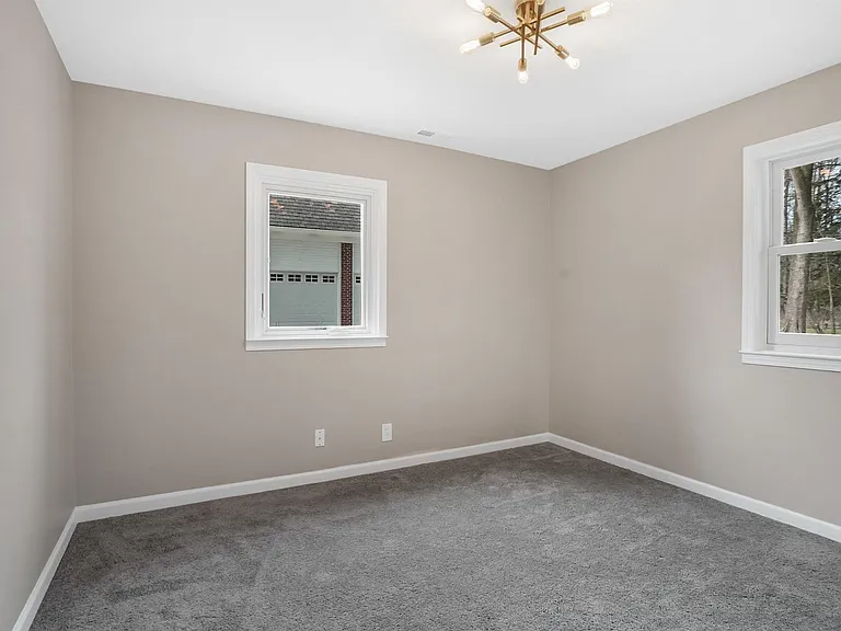 2905 W Hickory Grove Rd — Photo 21