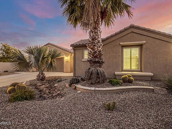 3rd image of 4675 N BRYCE CANYON Court