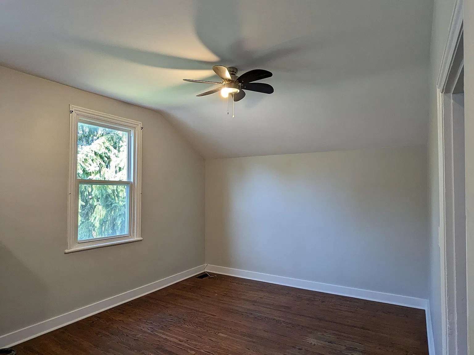 2 bed, $1,900 — Photo 2