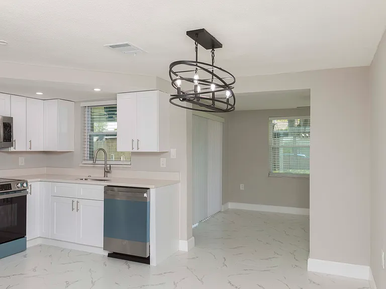 9026 Rainbow Ln — Photo 11
