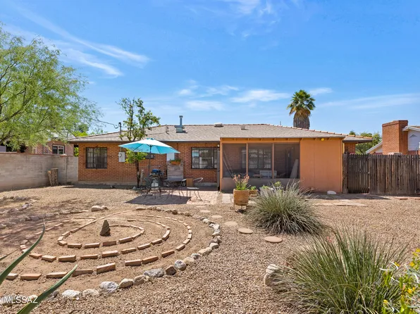 2825 E Arroyo Chico, Tucson, AZ 85716