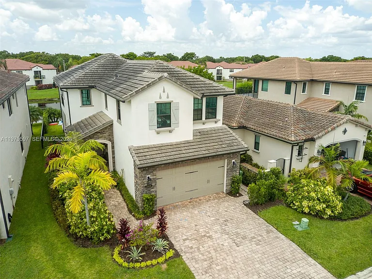 11826 SW 13th Ct — Photo 4