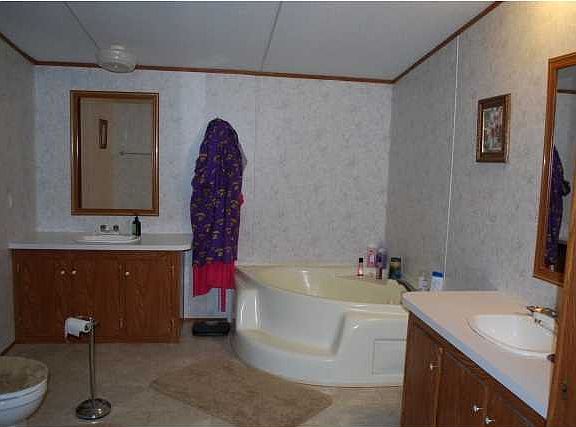 4th image of 1100 Melrose Dr