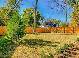 106 SE 3rd St, Bentonville, AR 72712