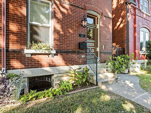 3rd image of 2213 Arsenal St