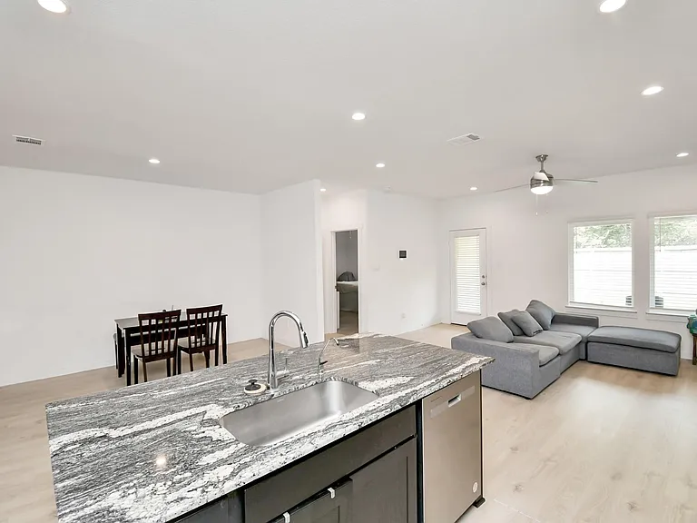 1674 Westway Dr — Photo 15