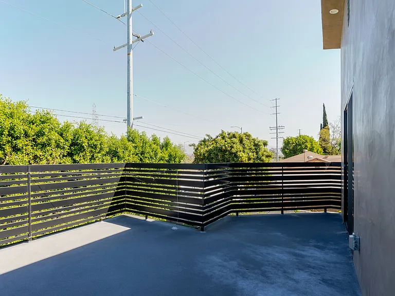 8250 Morse Ave — Photo 32
