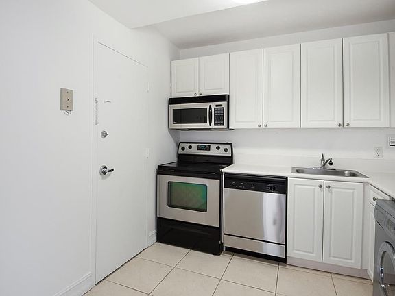 5th image of 1457 N Treasure Dr